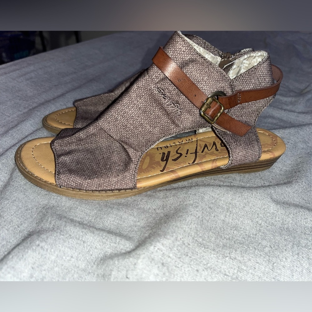 Sandles